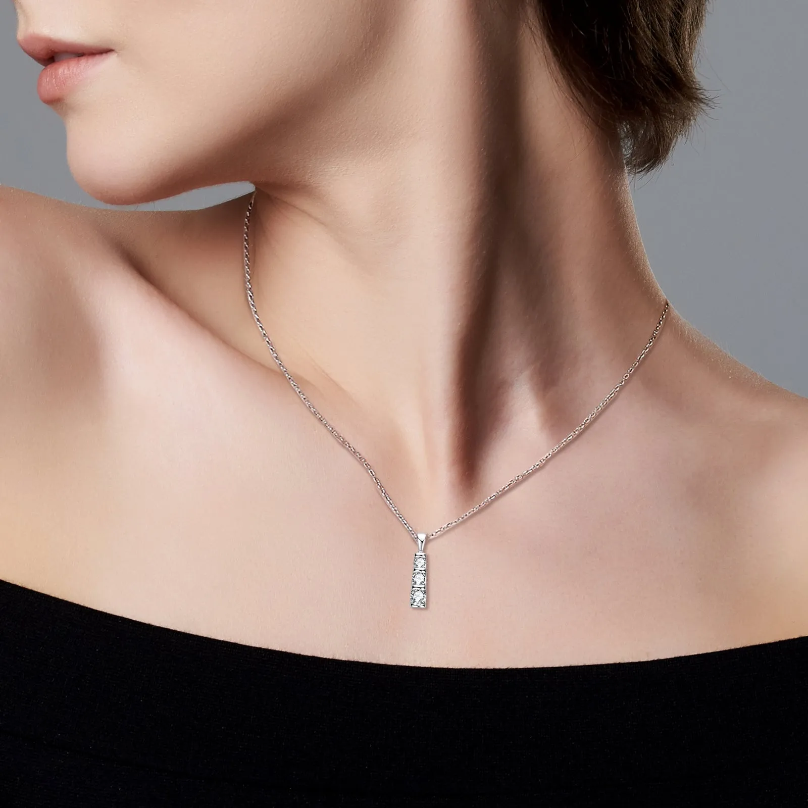 0.6CTW. Round Cut Moissanite Bar Pendant Necklace