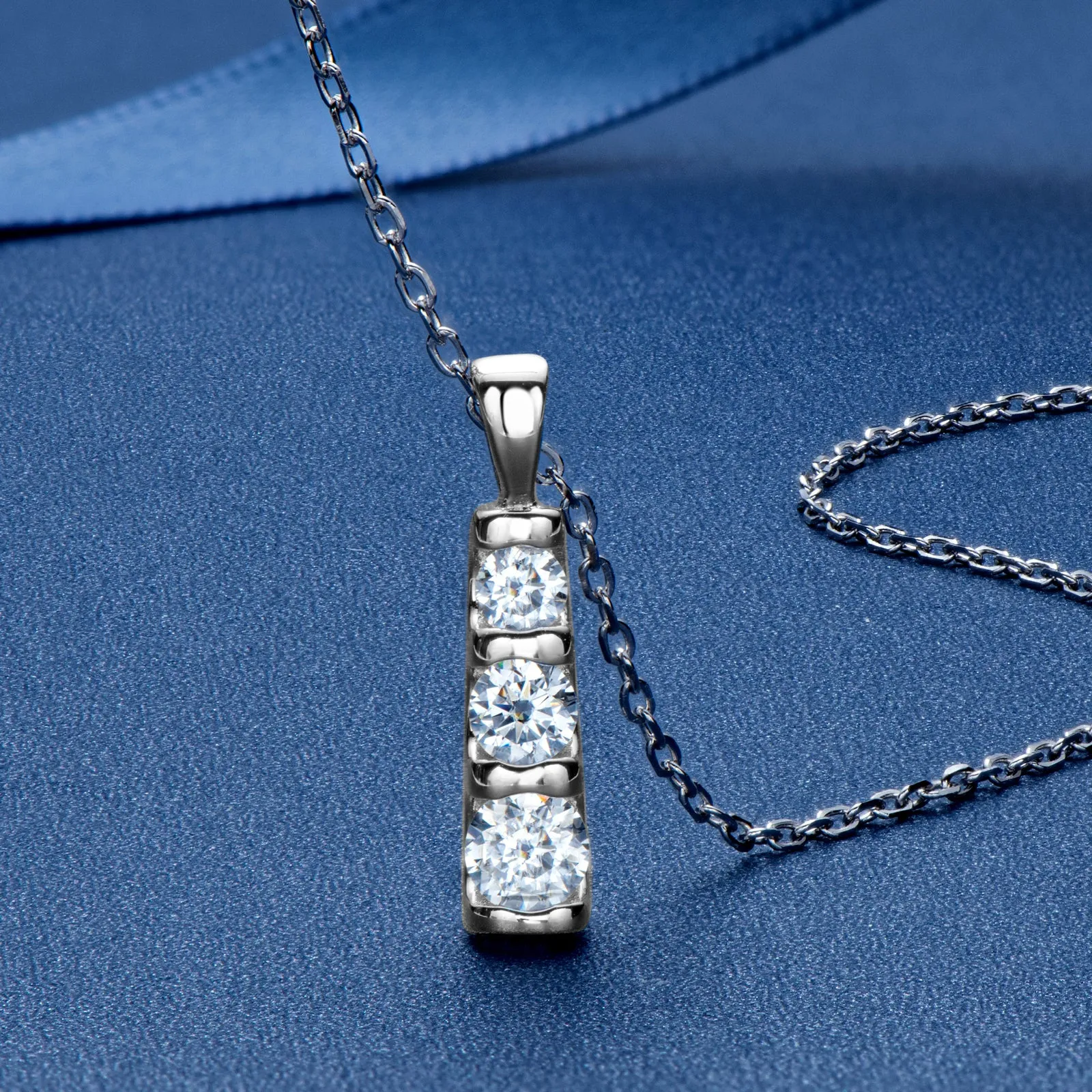 0.6CTW. Round Cut Moissanite Bar Pendant Necklace