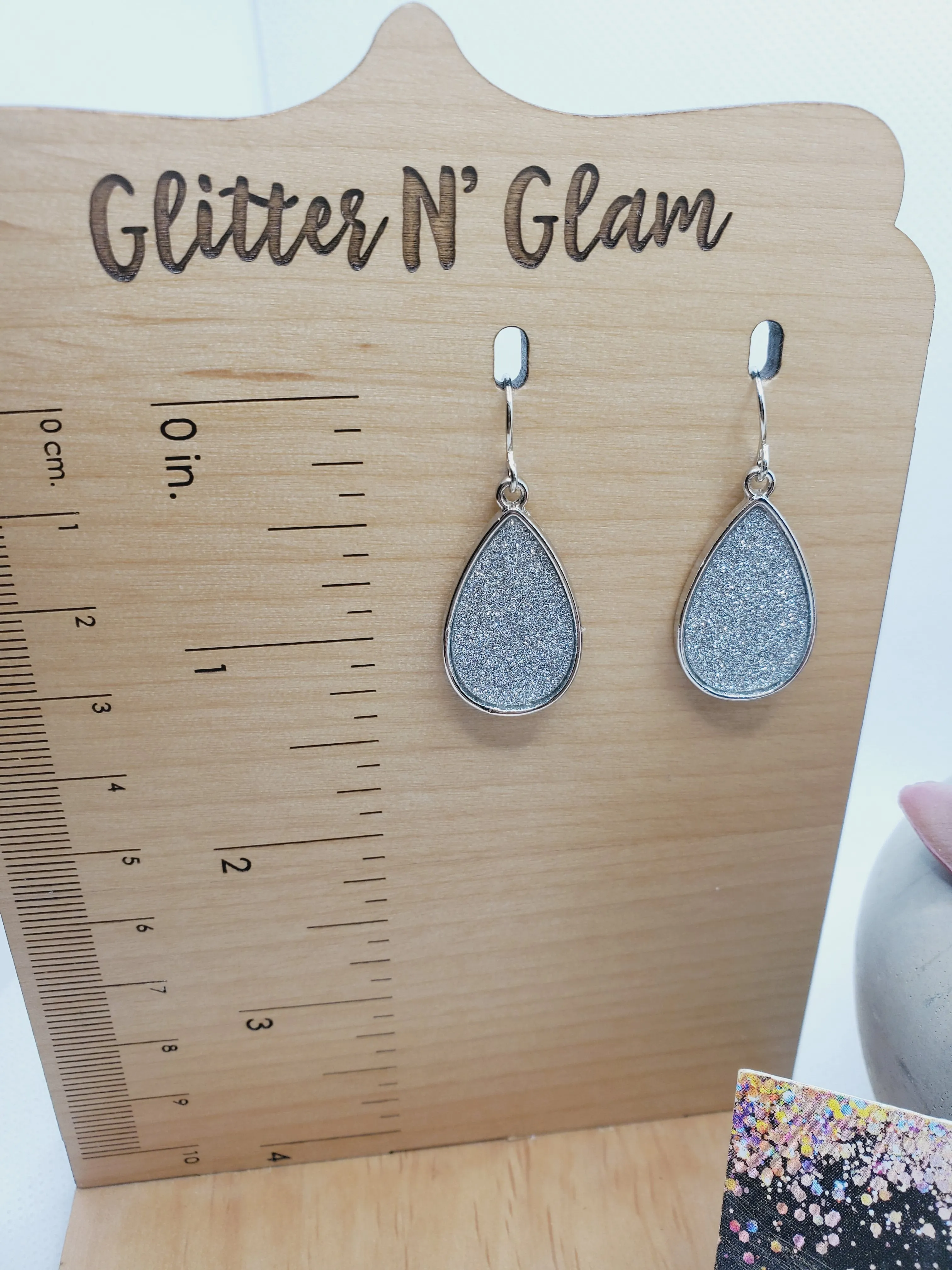 1352 Silver Sparkly Dangle Earrings