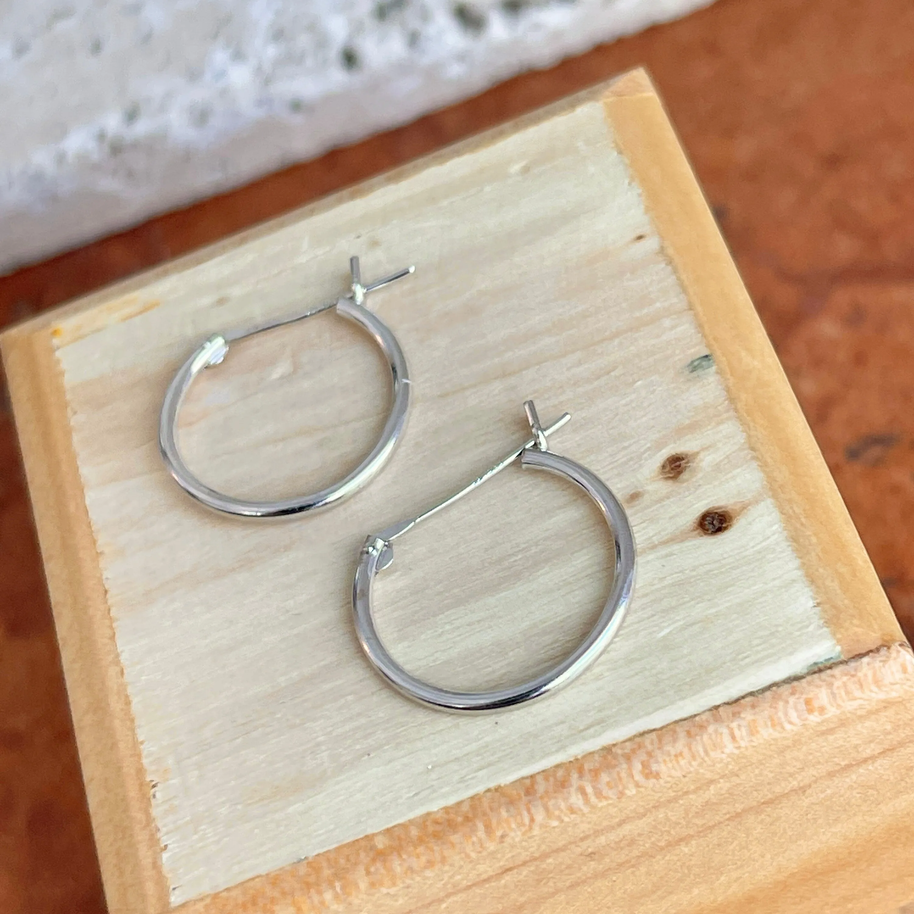 14KT White Gold Thin Hoop Earrings 15mm