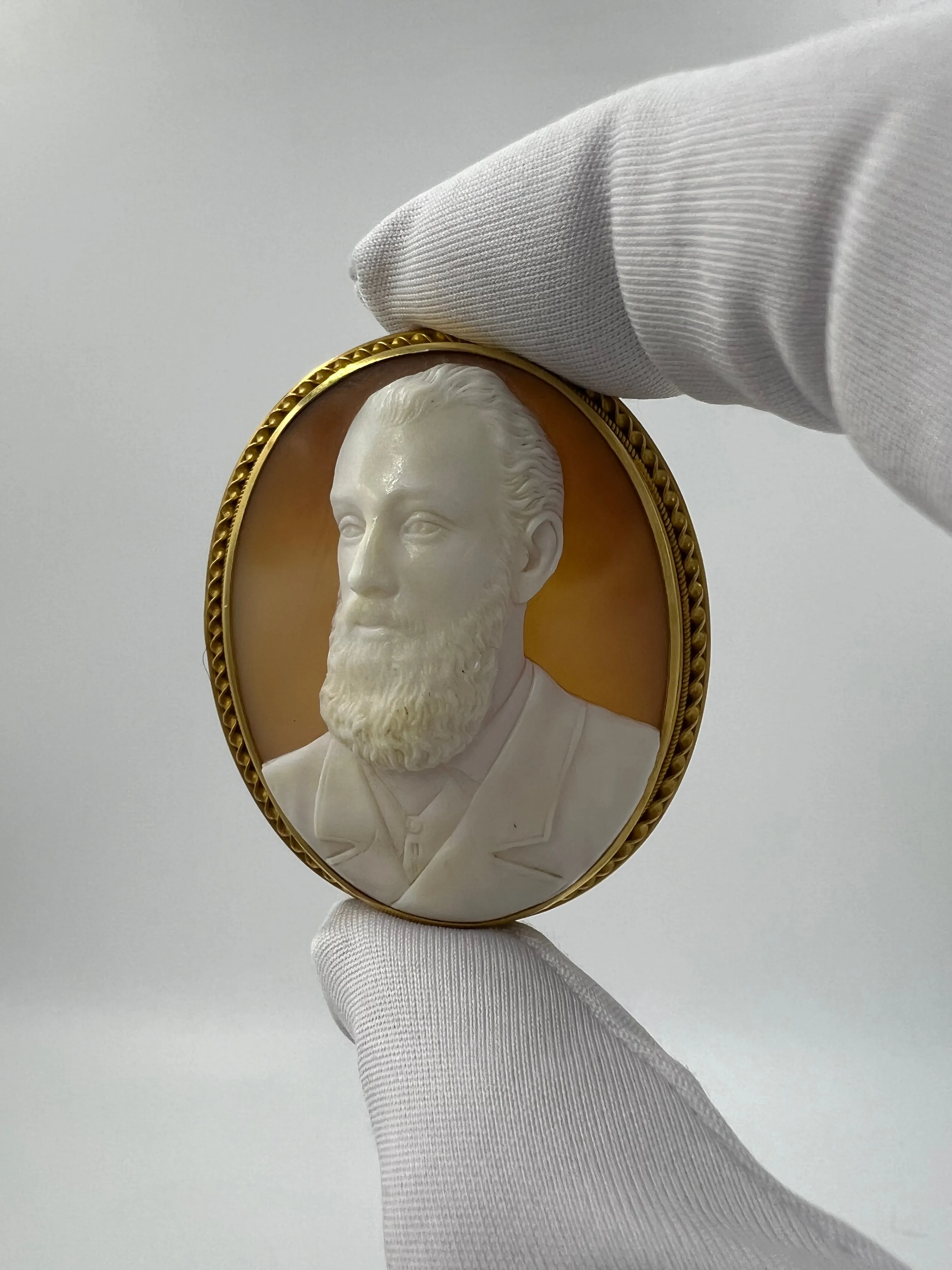 1890s Victorian Cameo Brooch Of A Gentleman