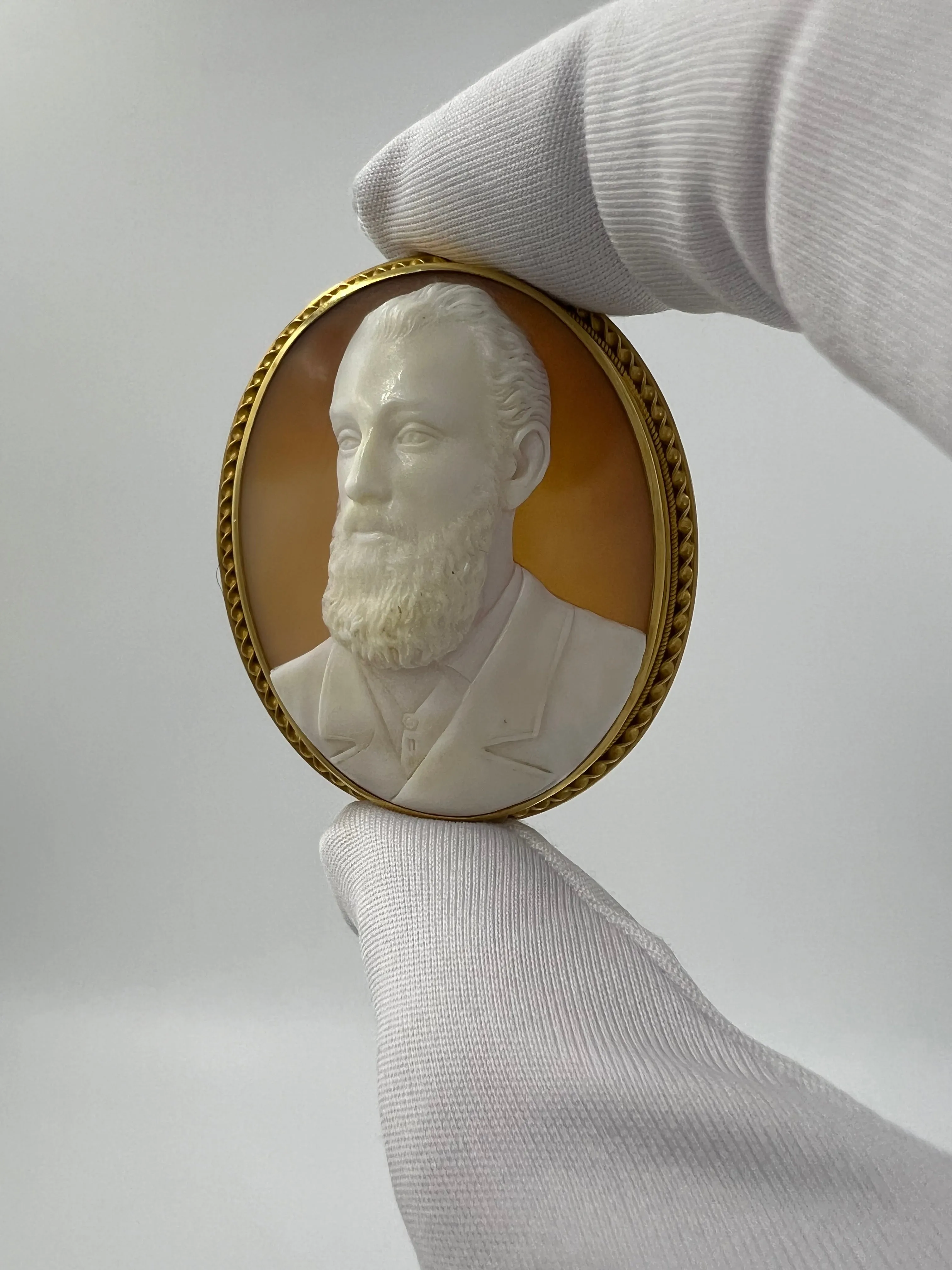 1890s Victorian Cameo Brooch Of A Gentleman