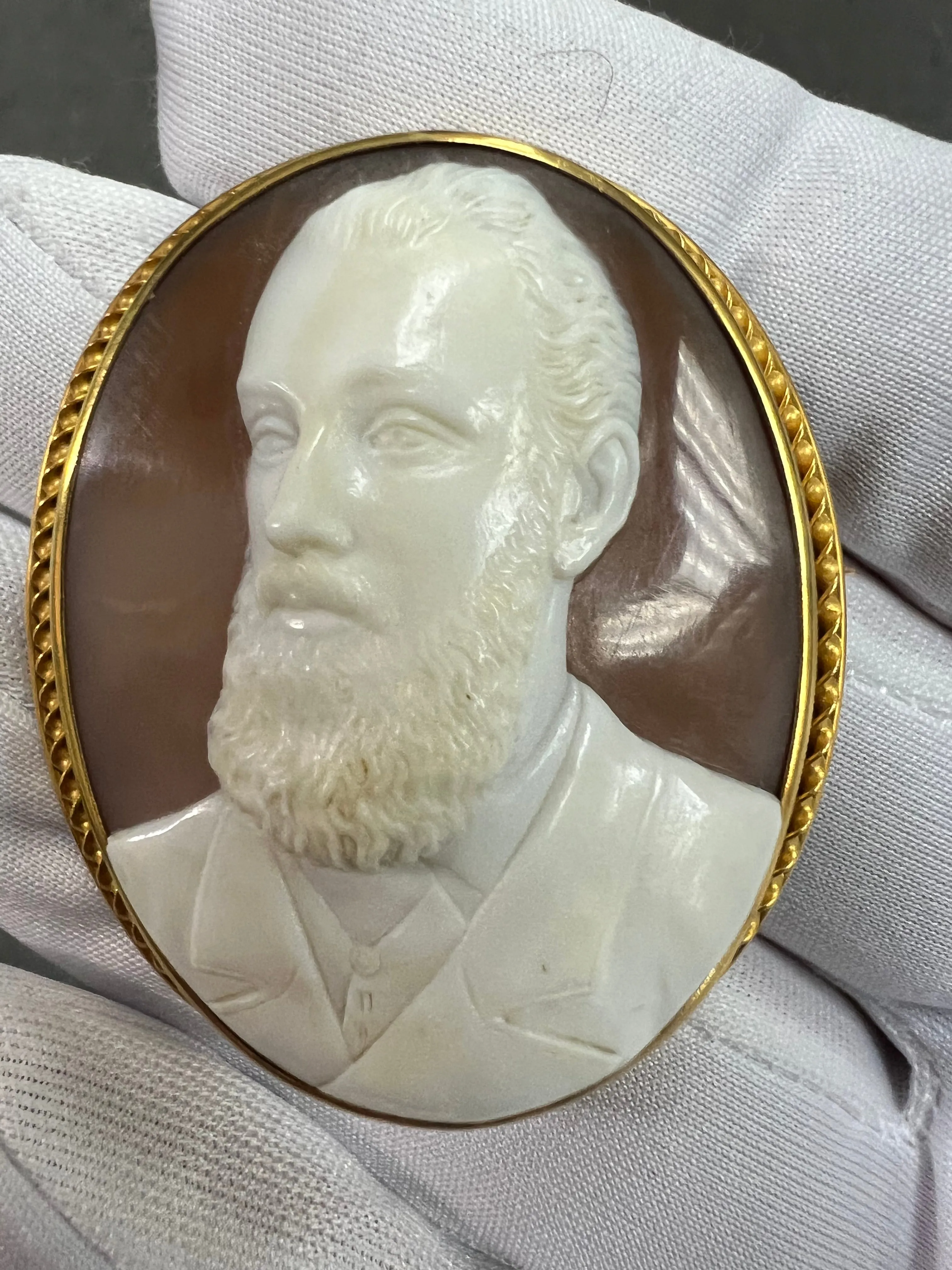 1890s Victorian Cameo Brooch Of A Gentleman