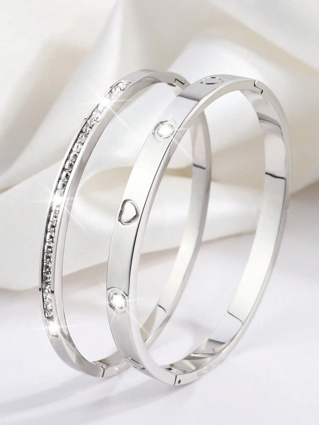 2 Pcs Of Light Luxury Exquisite Personality Design Stainless Steel Love Single Row Drill Bracelet Suitable For Ladies To Wear On Dates