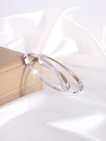 2 Pcs Of Light Luxury Exquisite Personality Design Stainless Steel Love Single Row Drill Bracelet Suitable For Ladies To Wear On Dates