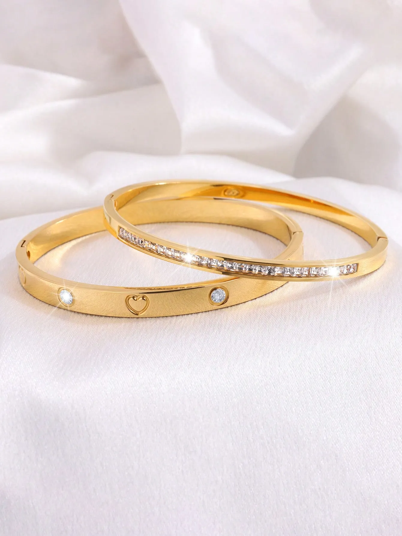 2 Pcs Of Light Luxury Exquisite Personality Design Stainless Steel Love Single Row Drill Bracelet Suitable For Ladies To Wear On Dates