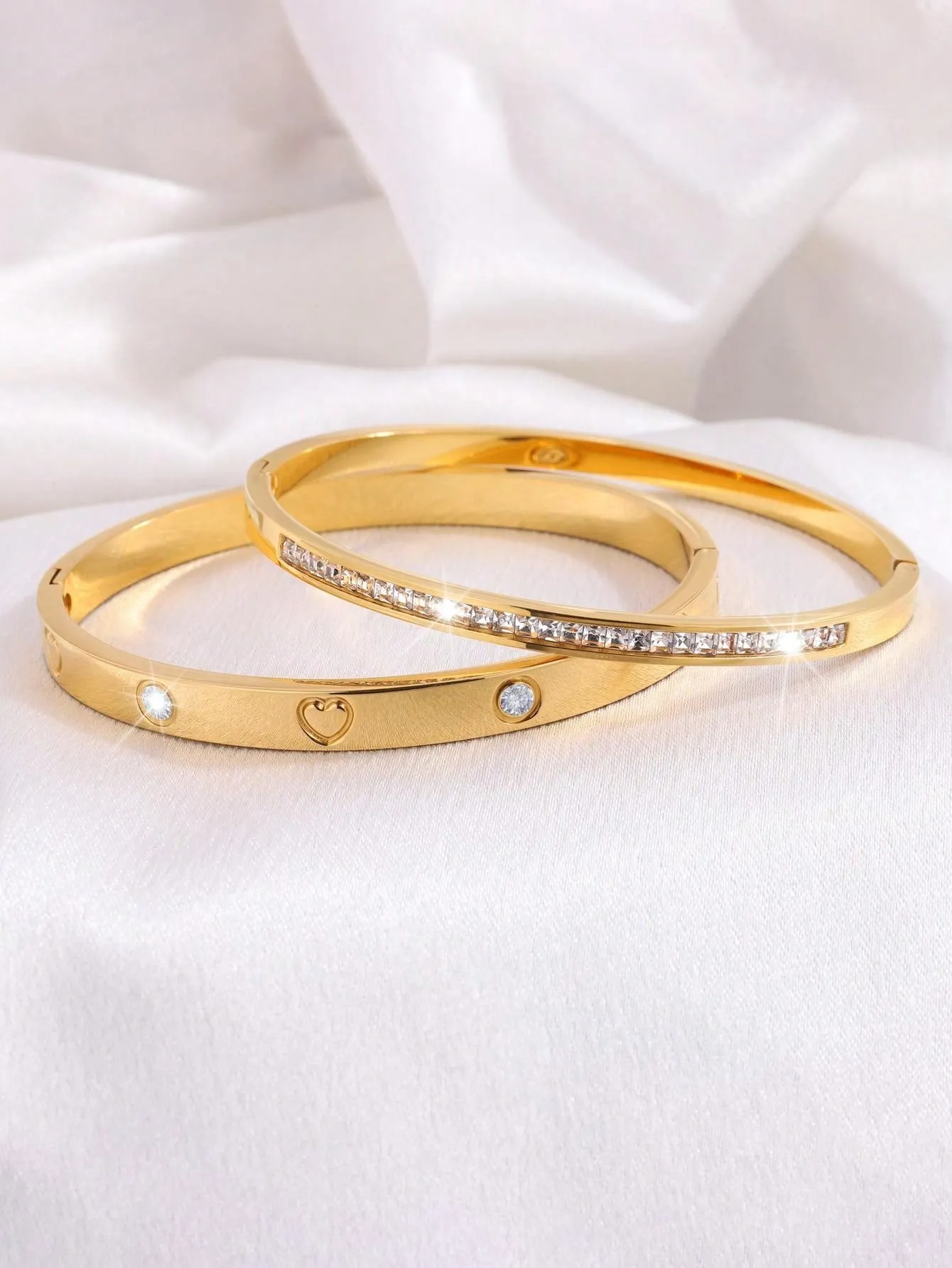 2 Pcs Of Light Luxury Exquisite Personality Design Stainless Steel Love Single Row Drill Bracelet Suitable For Ladies To Wear On Dates