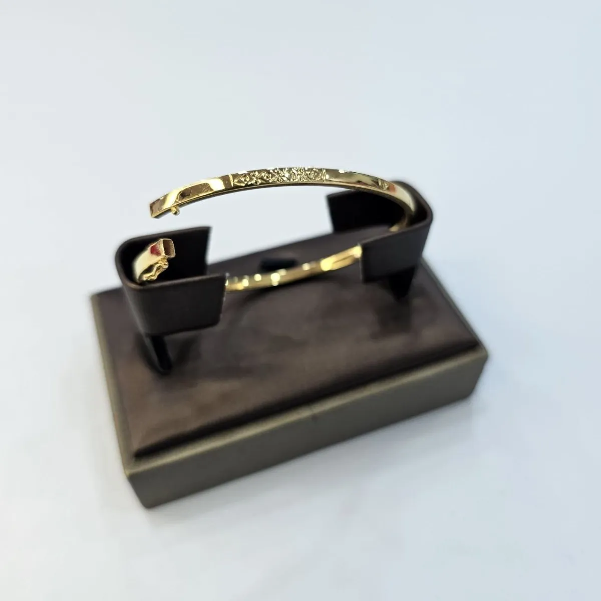 22k / 916 Gold Slim Shiny Bangle by Best Gold Shop