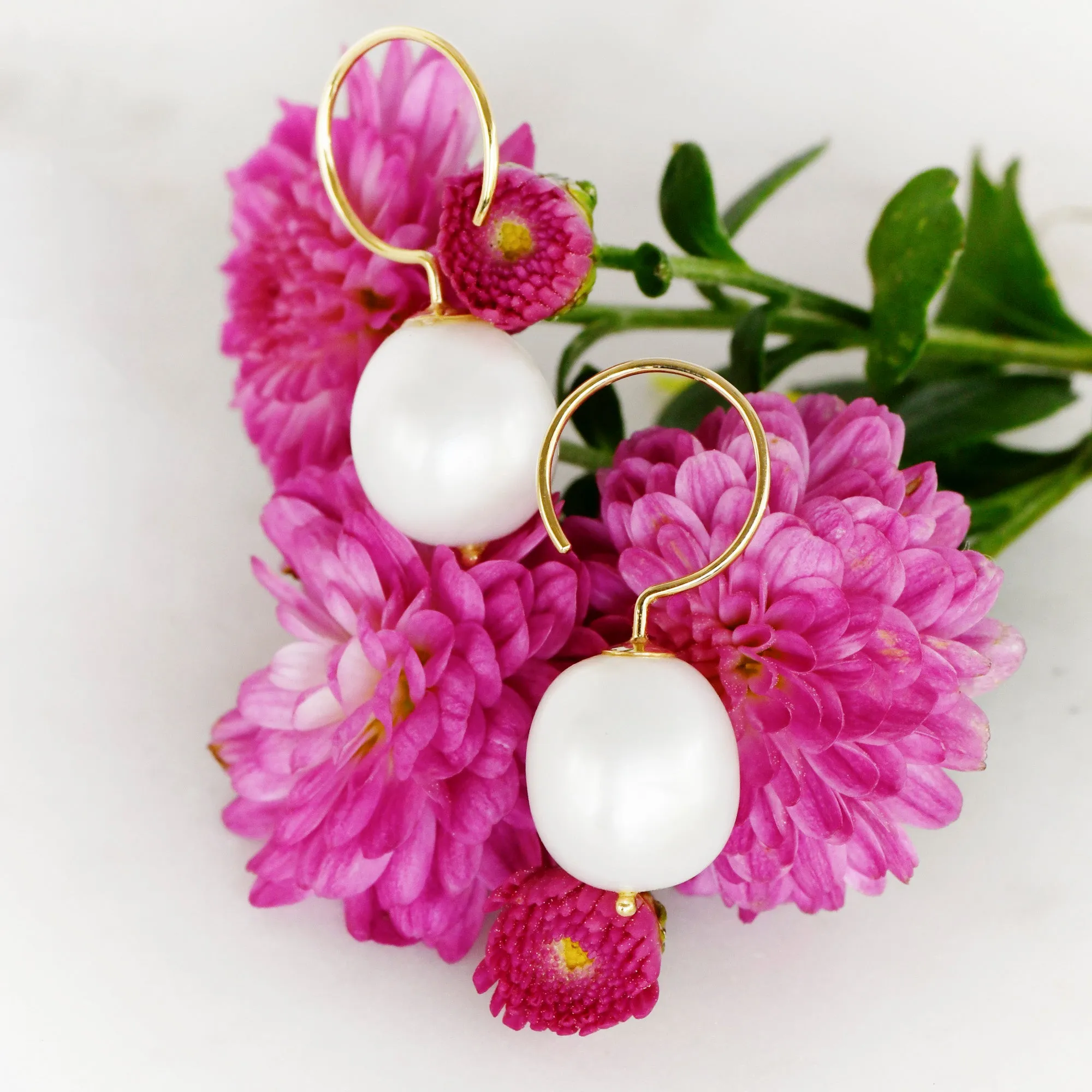 Baroque Pearl Swing Hoops