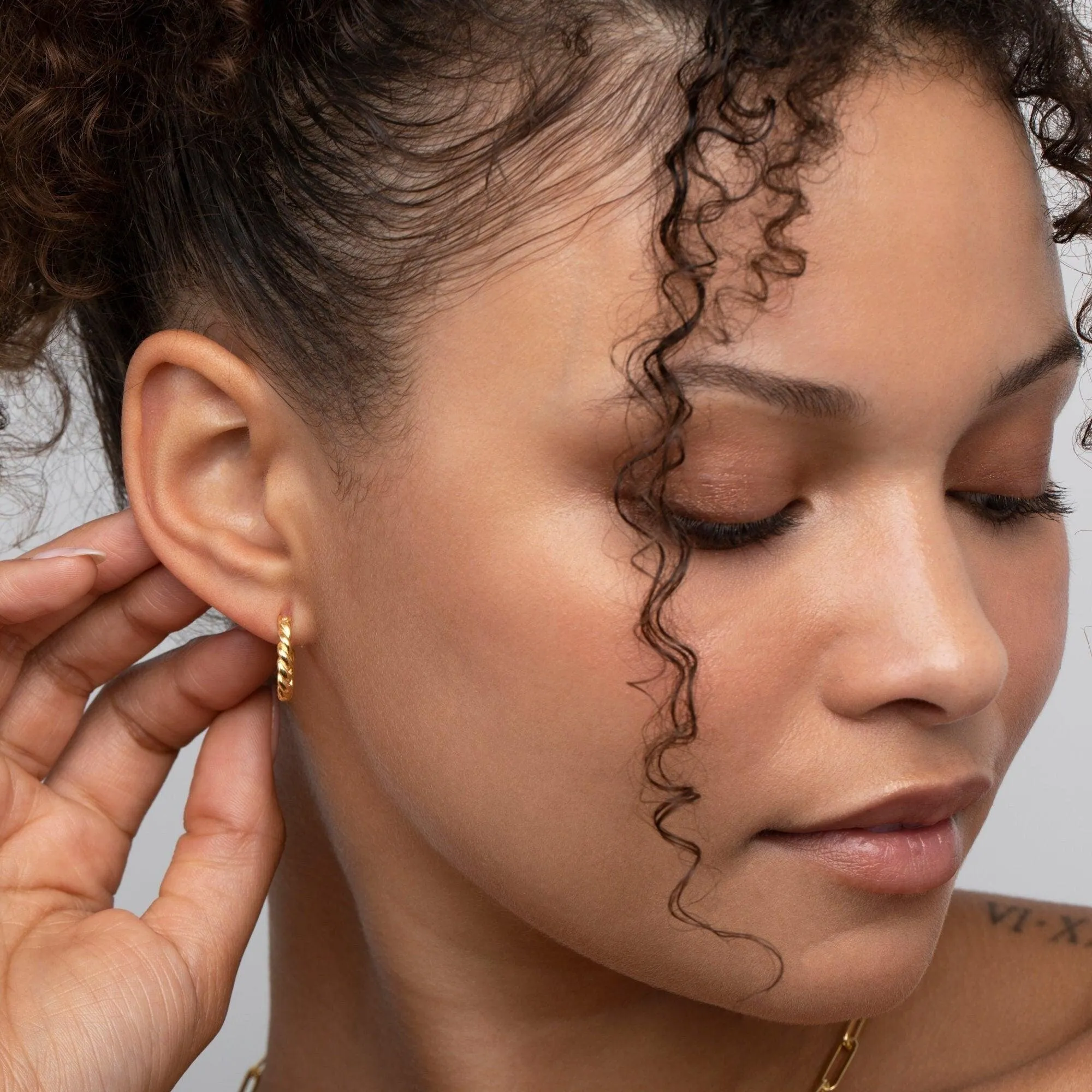 Dainty Twisted Hoop Earrings - 18K Gold Vermeil