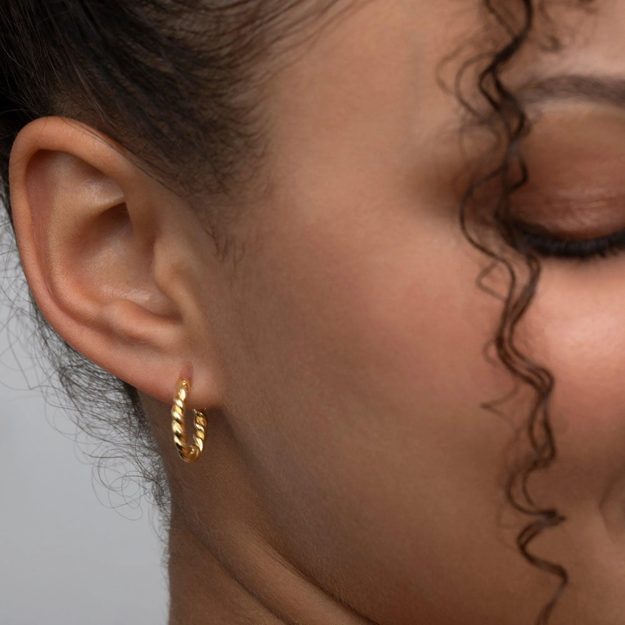 Dainty Twisted Hoop Earrings - 18K Gold Vermeil
