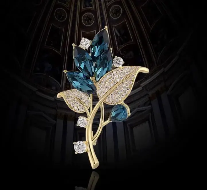Delicate Green Crystal Lucky Four Leaf Clover Brooches for Women