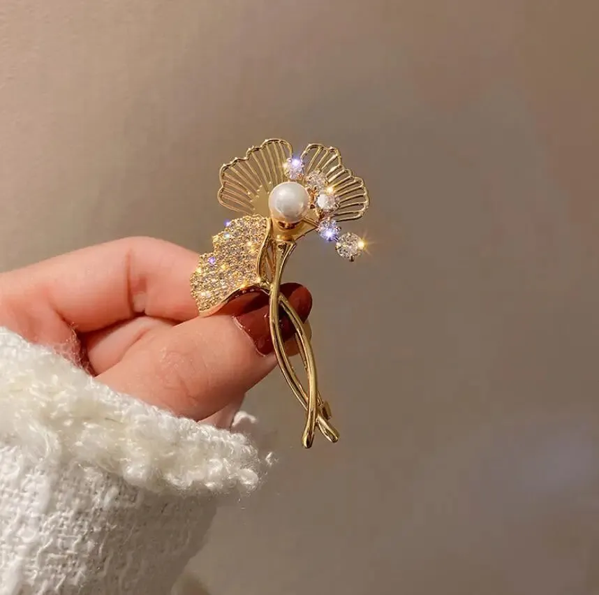 Delicate Green Crystal Lucky Four Leaf Clover Brooches for Women