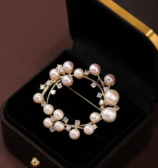 Delicate Green Crystal Lucky Four Leaf Clover Brooches for Women