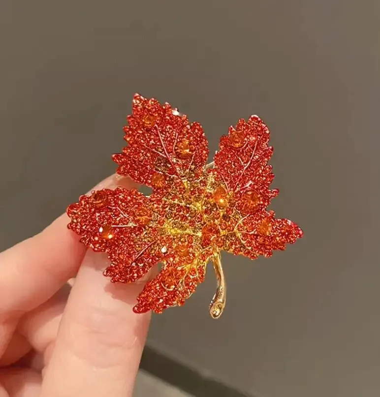 Delicate Green Crystal Lucky Four Leaf Clover Brooches for Women