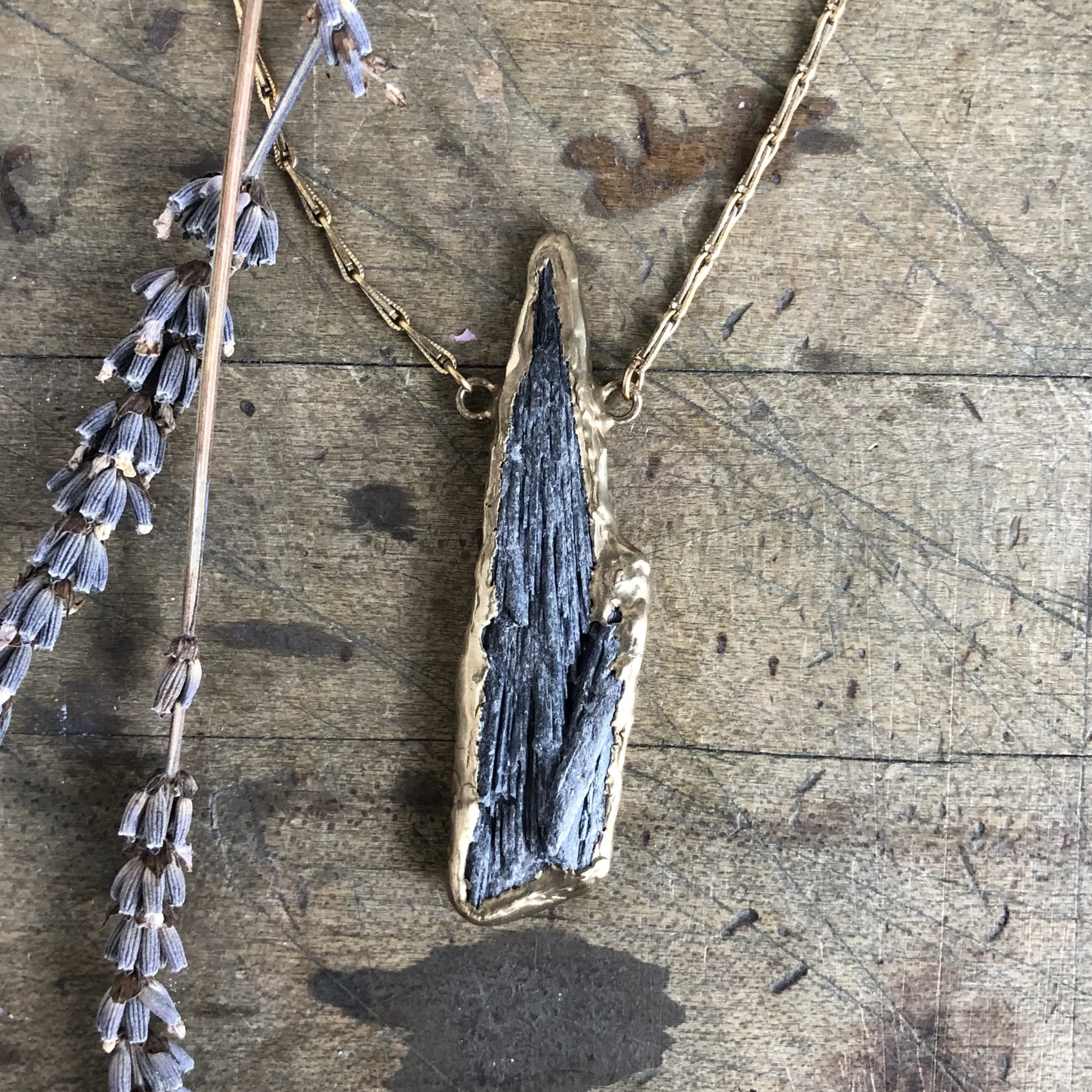 Dusk Solo Pendant