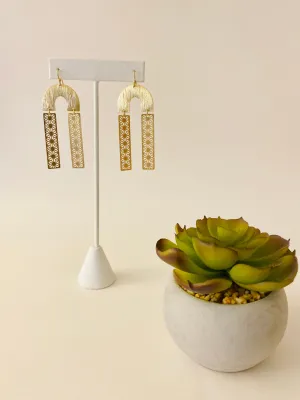 ER124 ARCH DANGLE EARRINGS