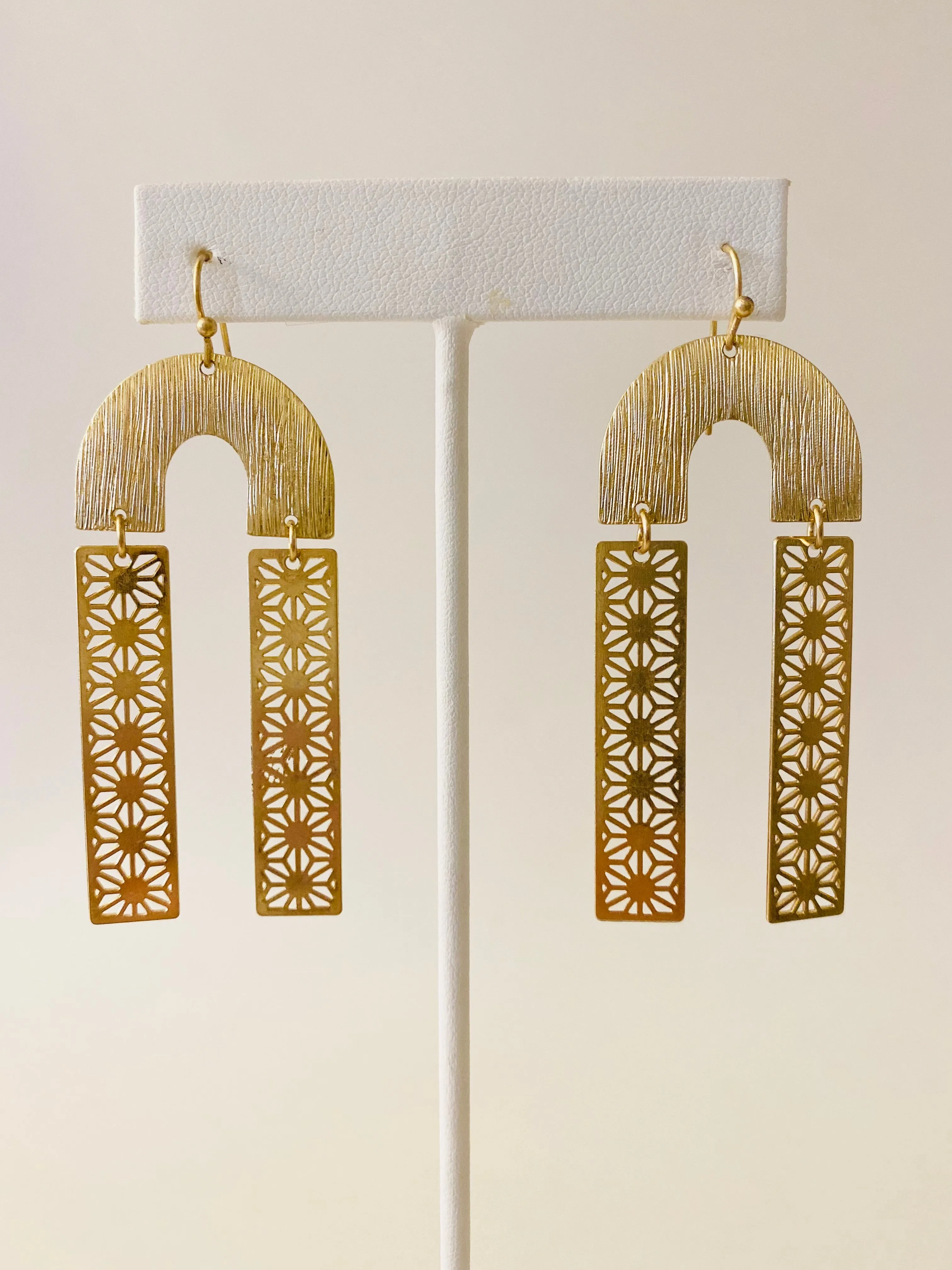ER124 ARCH DANGLE EARRINGS