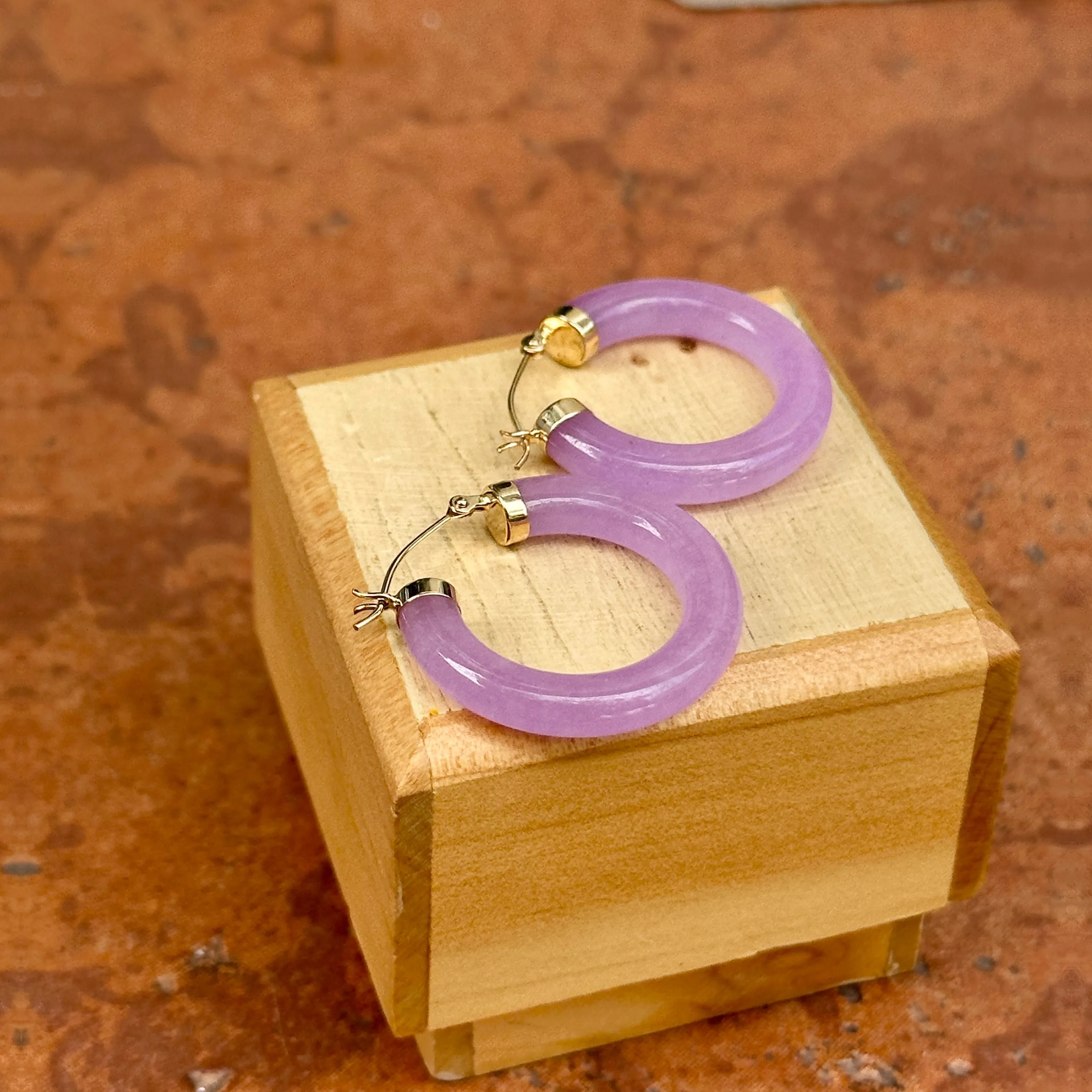 Estate 14KT Yellow Gold Lavender Jade Tube Hoop Earrings