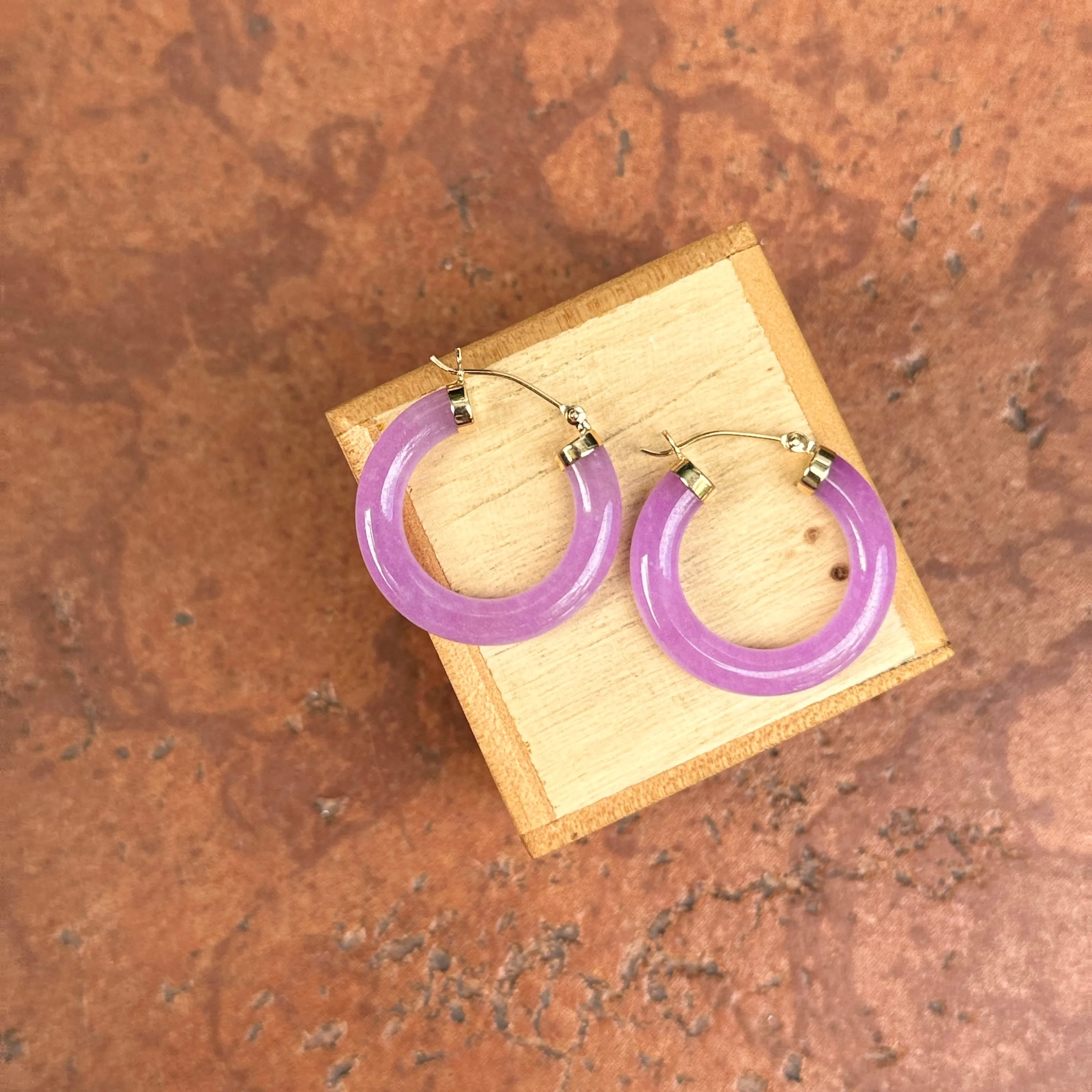 Estate 14KT Yellow Gold Lavender Jade Tube Hoop Earrings