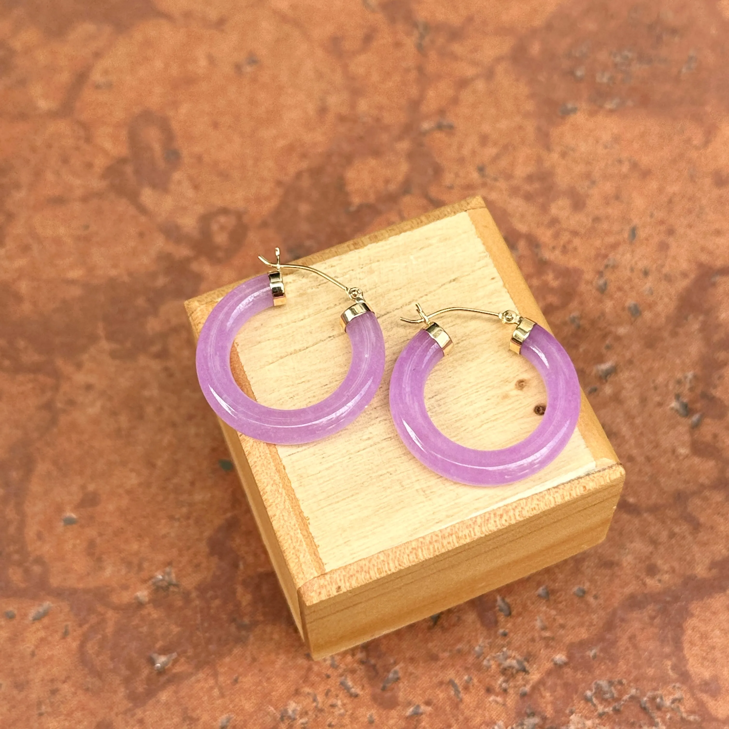 Estate 14KT Yellow Gold Lavender Jade Tube Hoop Earrings
