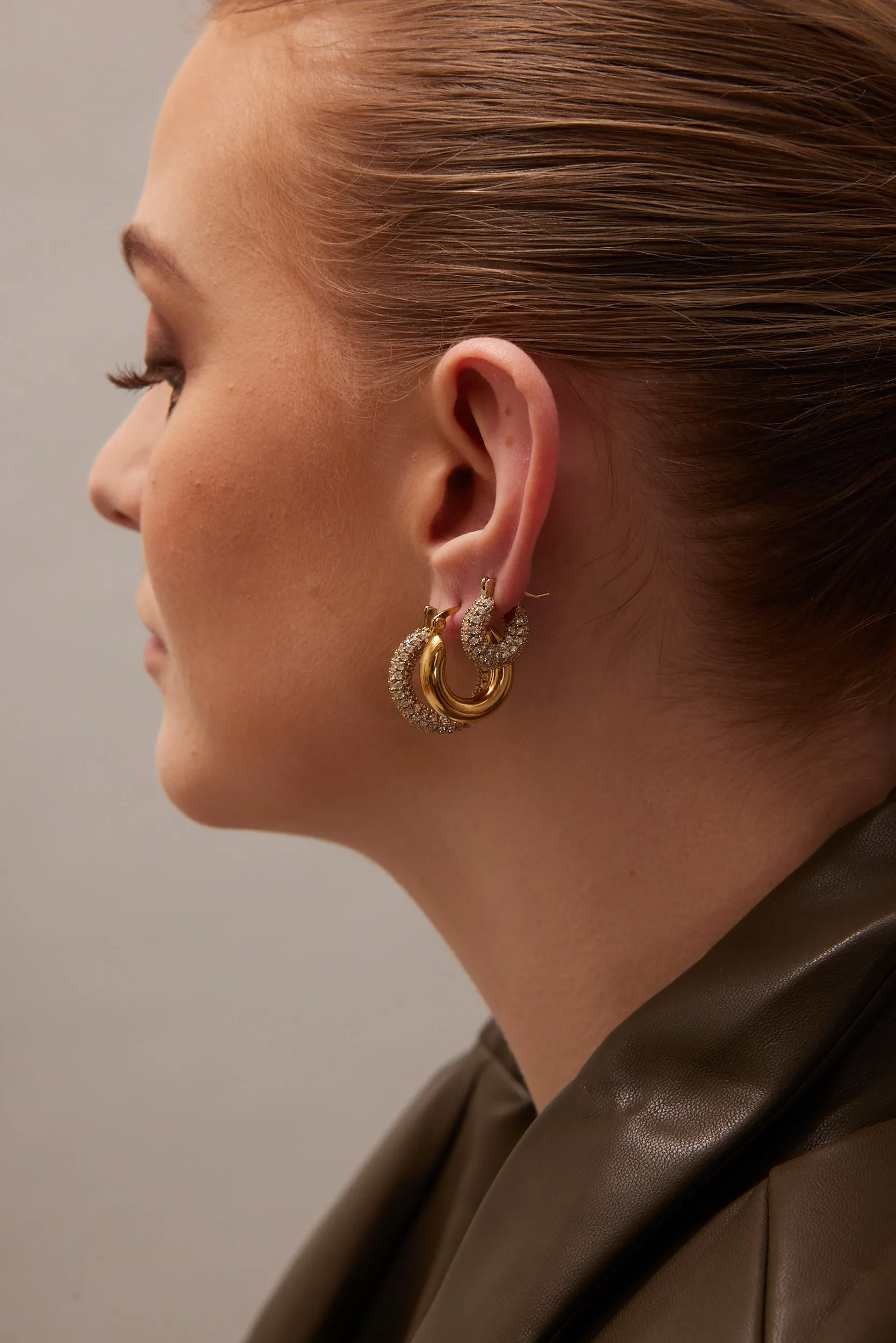 Medium 18k Gold Hoop Earrings (25 mm)