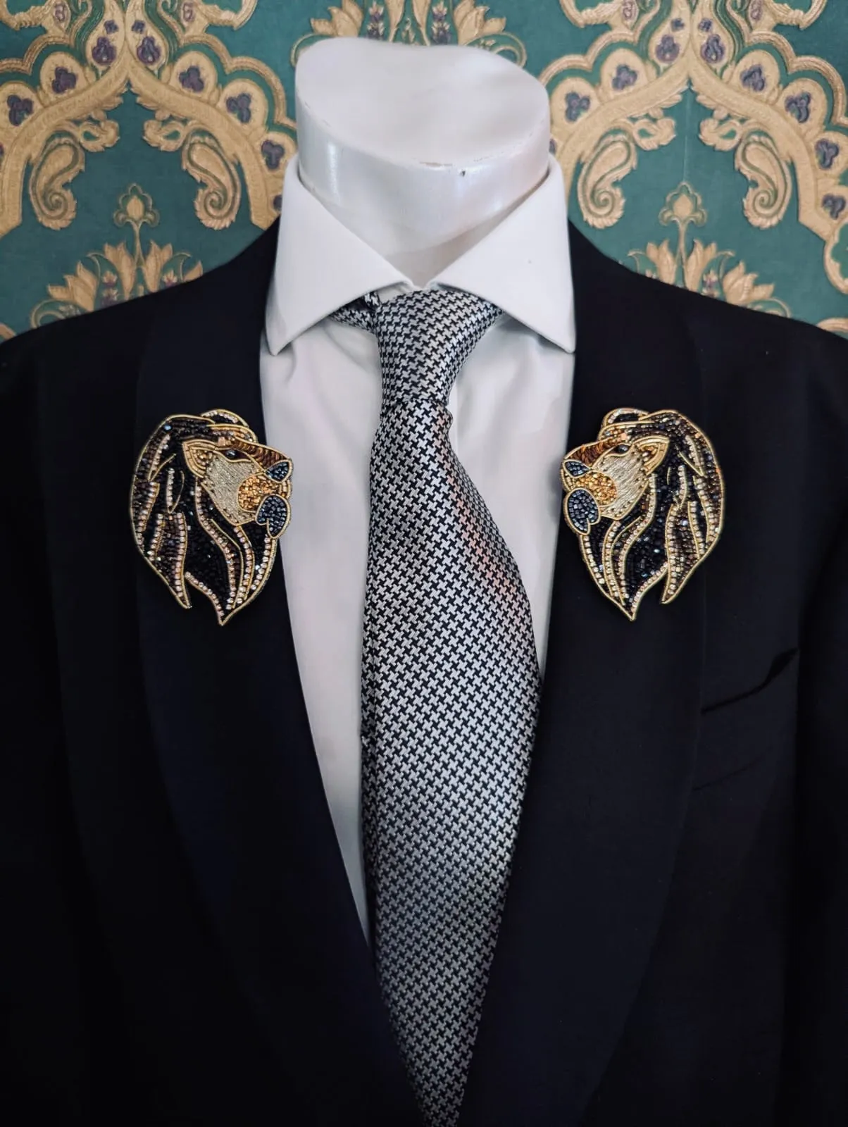 Men's Mirrored Lion Brooches