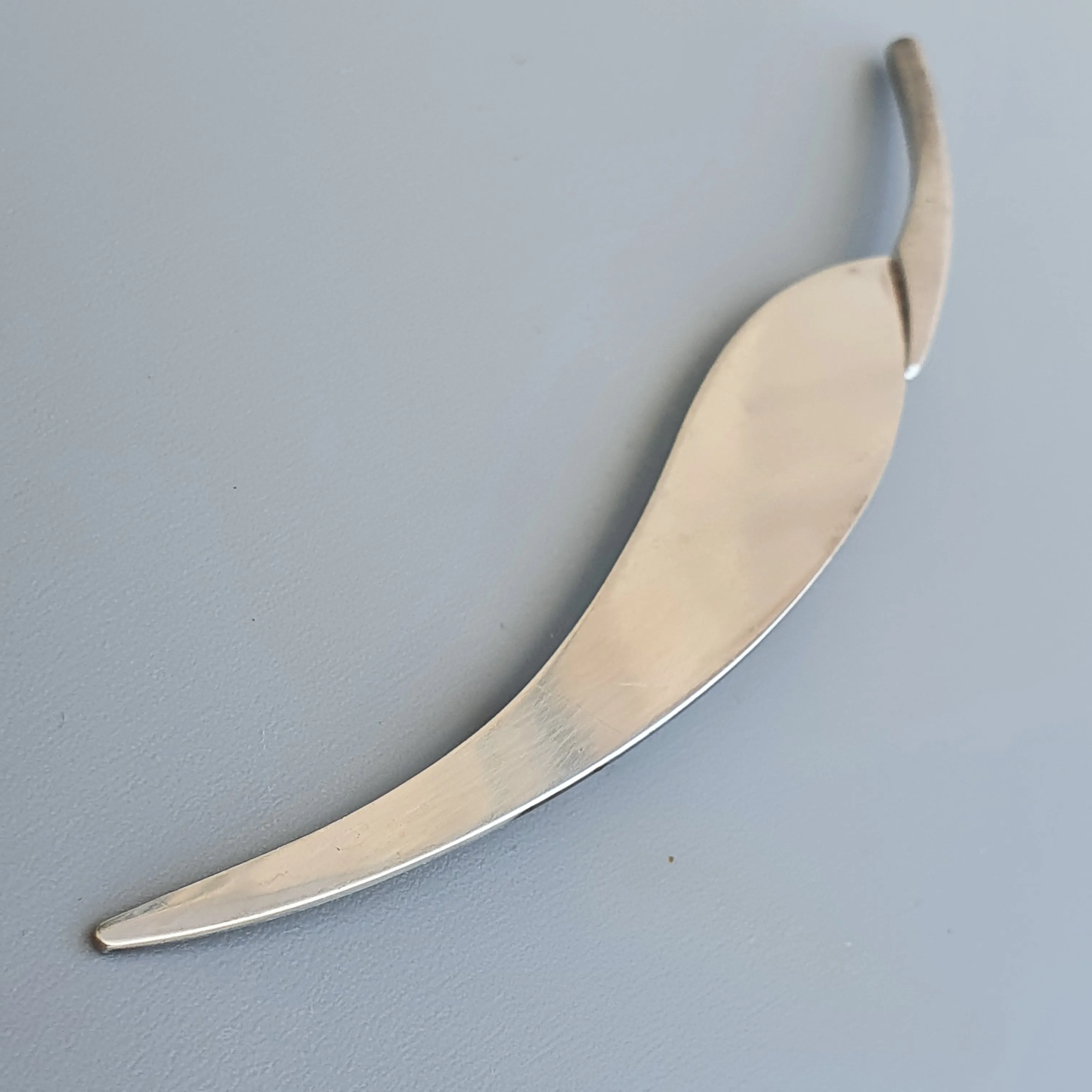 Minimalist 1990s Sterling Silver Leaf Brooch by Finnish Kaunis Koru 1997