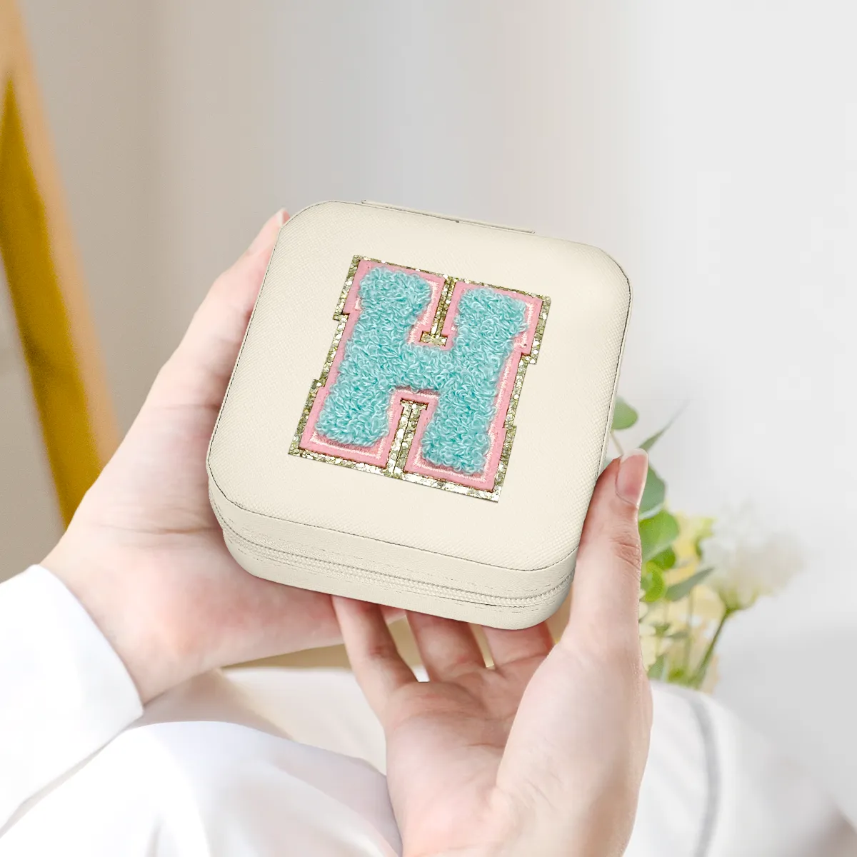 Personalized Jewelry Box, White Travel Jewelry Box with Initial H, Small Monogrammed Jewelry Case Organizer for Girls Women Teen Kids, Mini Travel Essentials Gifts for Birthday Christmas