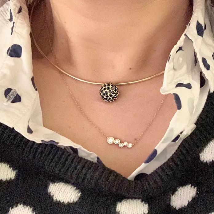 Shadows bar pendant with White Diamonds
