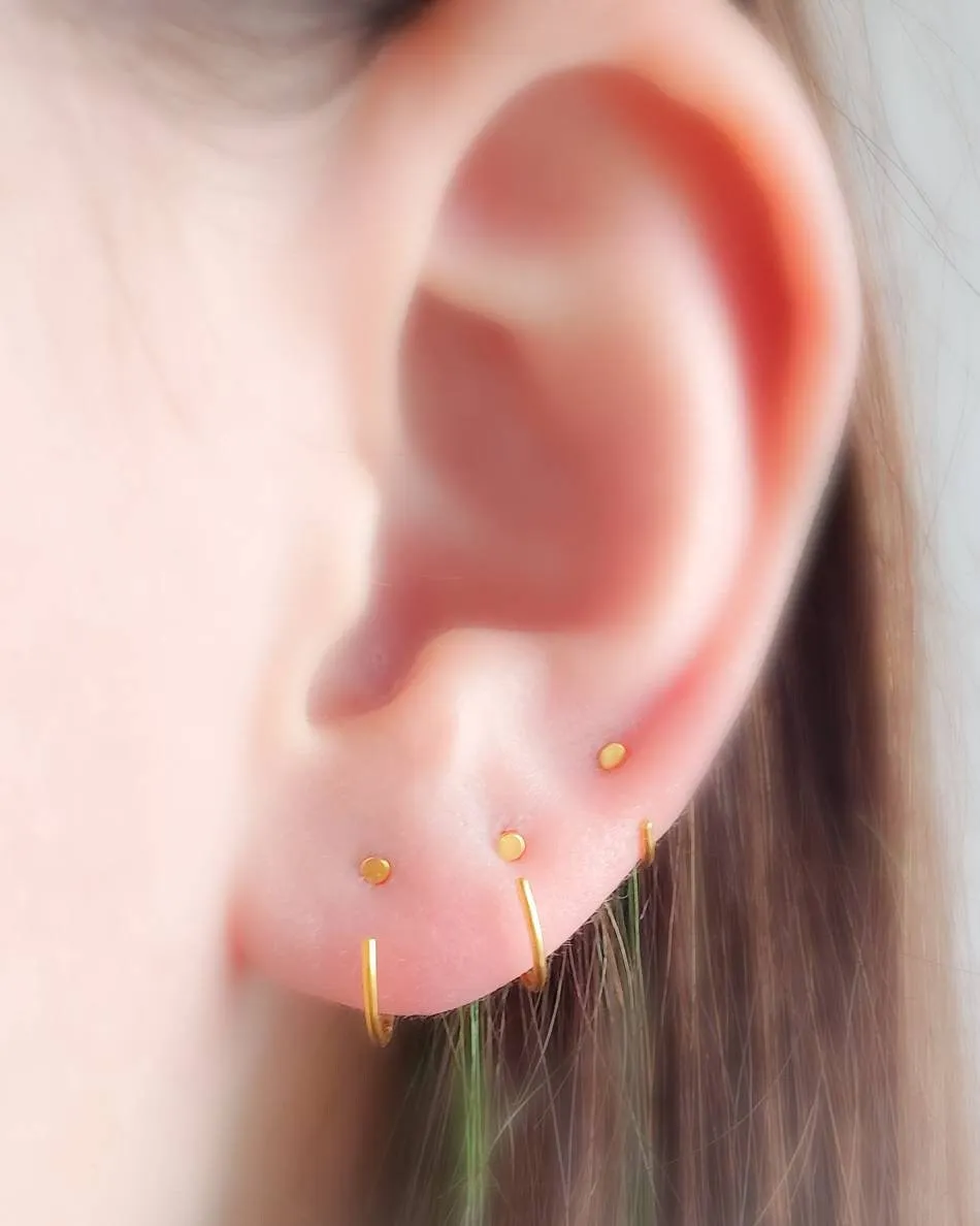 Tiny Dot Hug Hoops