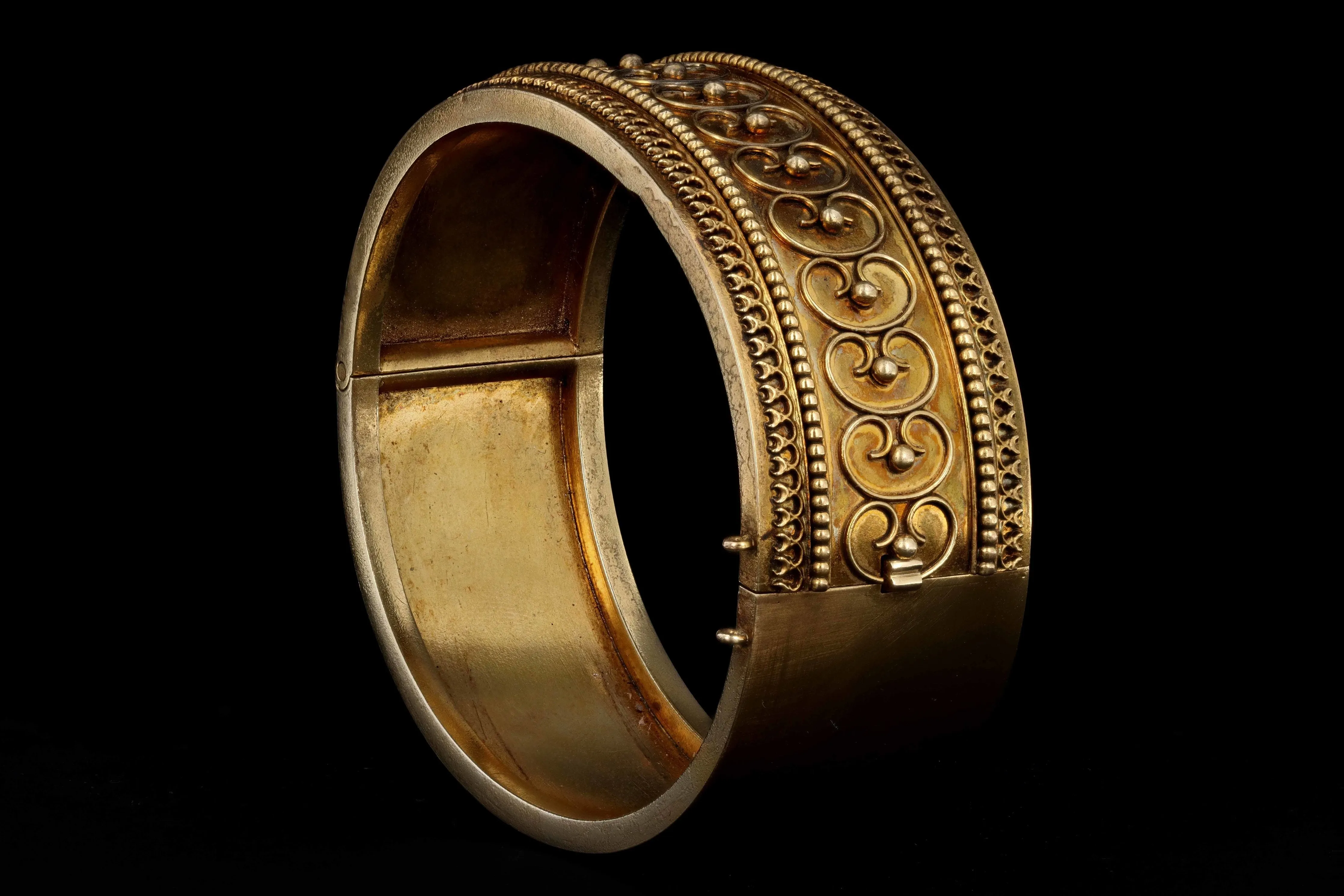 Victorian Etruscan Revival Yellow Gold Bangle c.1880's