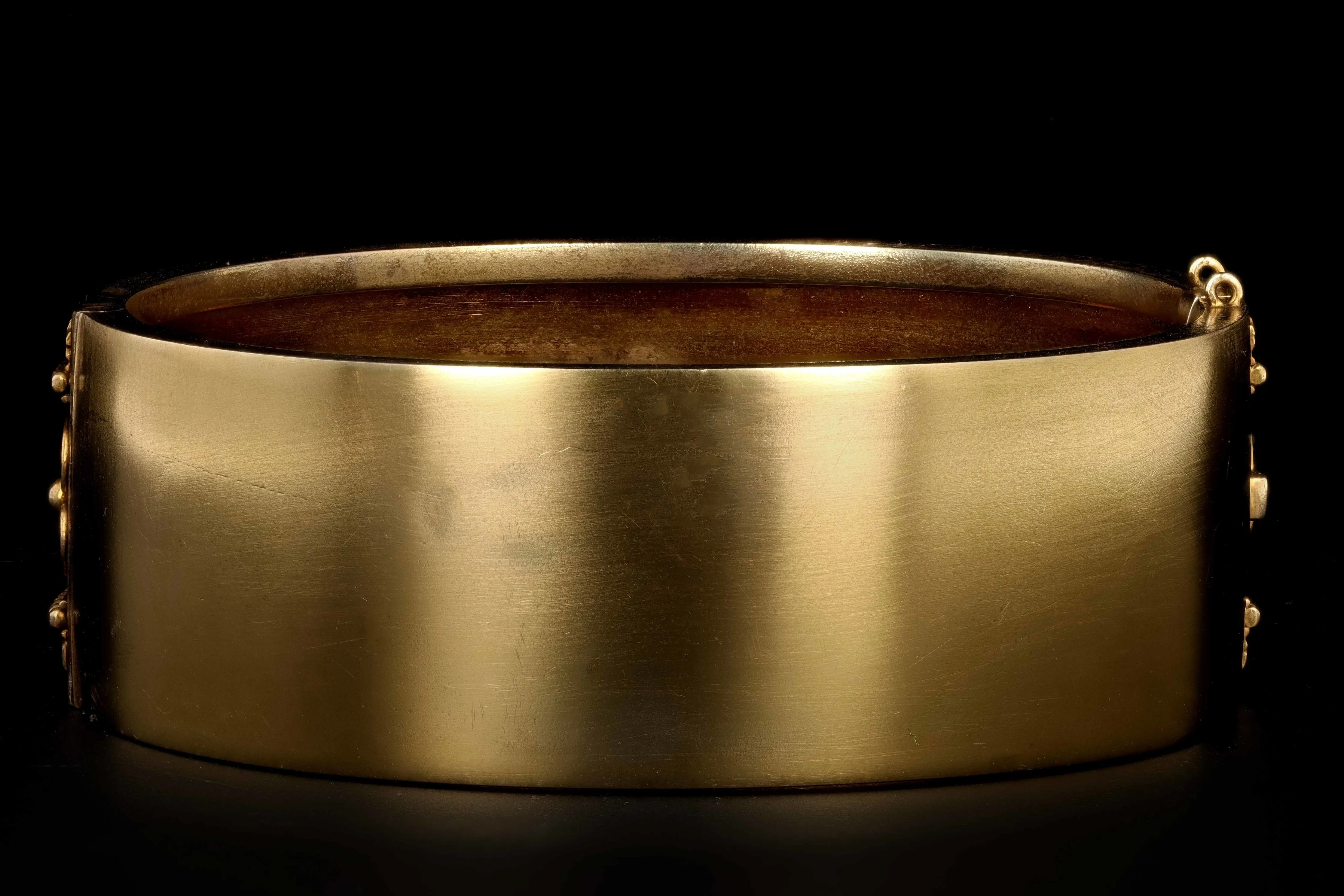 Victorian Etruscan Revival Yellow Gold Bangle c.1880's