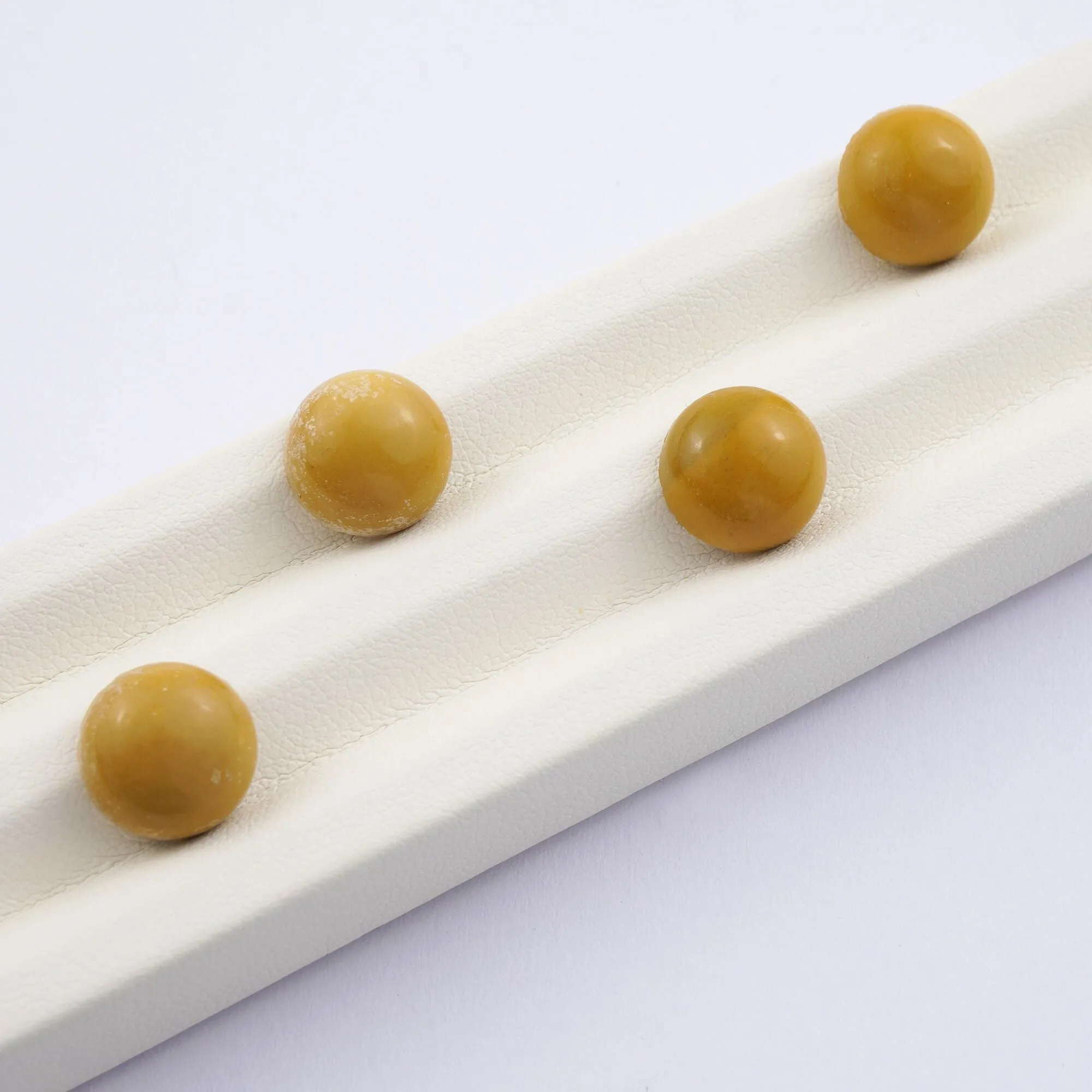 Yellow Mookiate - Round Cabochon